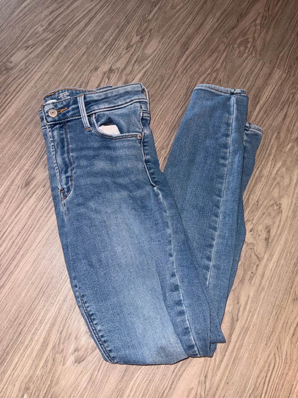 Old Navy Women's Skinny Jeans in Medium Blue
